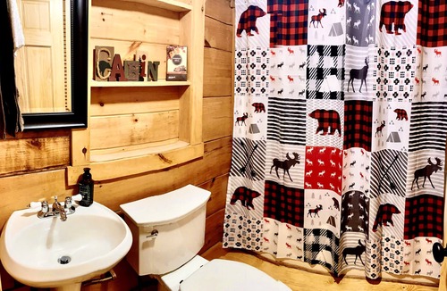 Suches Cabin | Private Mountain River Front Getaway Cabin on the Toccoa River
