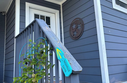 Inglewood Apartment | Private Nashville Guest Suite with Sunroom & Records - 1 Exit from Opryland