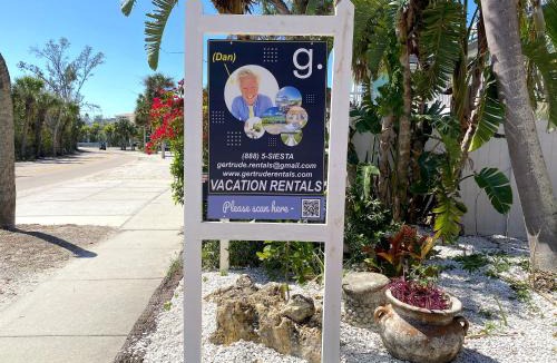 Siesta Key Village Apartment | Private Patio, Walk to All, 2min- Siesta Keys Best Beach, 1min- Dining & Entertainment of Village!