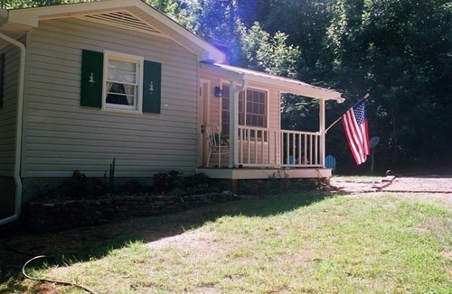 Dahlonega Cottage | Private, Peaceful Cottage on the Chestatee River and Dahlonega Plateau