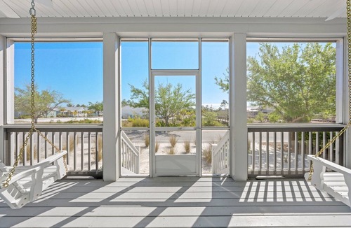 Port St. Joe House | Private Pool & Hot Tub, close to restaurants, ice cream, beach, boardwalk & bars
