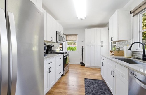 Pinewood Park House | Private Pool Oasis Near DT & Palm Beach w3BR 2BA