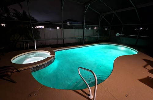 Solana House | Private Pool, Spa, Games Room, close to Disney one story, gated with a BBQ