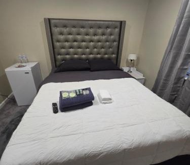 Stone Mountain House | Private Queen Room Guesthouse near Stone Mountain