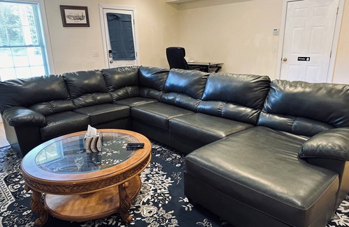 Cross Keys House | Private, safe, quiet, 2 bedrooms, spacious living room, kitchenette & study area