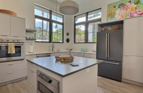 Ridge Wood Heights House | Private Sarasota Garden Oasis