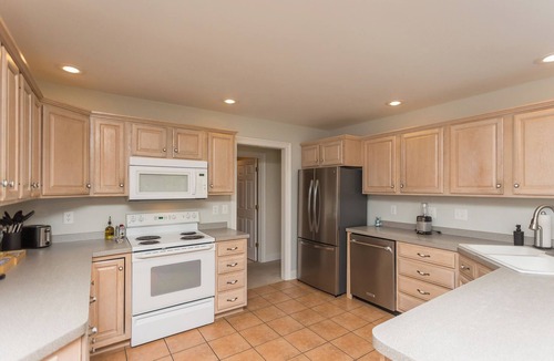 Keezletown House | Private & Spacious - Near JMU & Massanutten - Grill + Firepit - Sleeps 10
