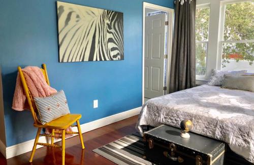 East Little Havana House | Private Suite Mins from MIA Free Parking