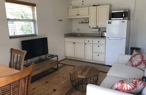 Connors Apartment | Private Suite near the Beach