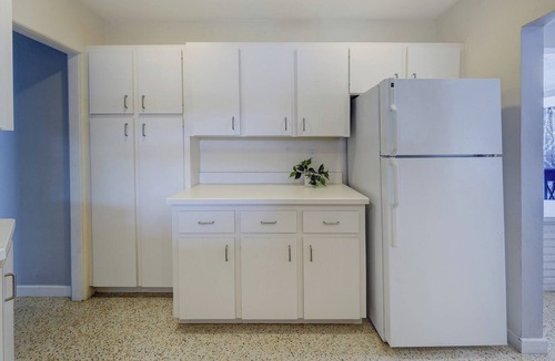Gulf Gate Estates House | Private Swim Spa-Lanai | 3BR Near Siesta Key | Coastal Getaway | Sleeps10
