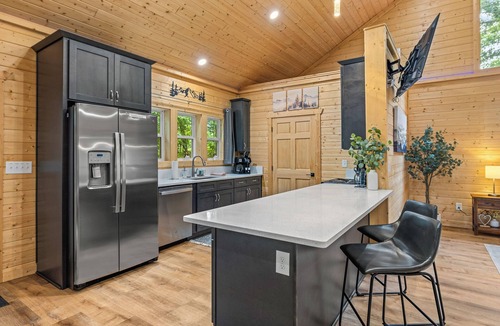 Cleveland Cabin | Prized Gem - 10% OFF or 4th Night Free - Ask for details!