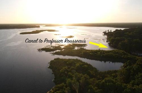Crystal River Apartment | Professor Rousseau's Pirates Lair