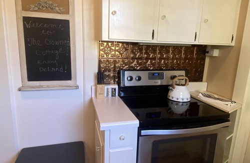 DeLand House | Quaint Bungalow walking distance to downtown DeLand, 2 weeks maximum Stay