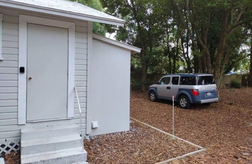Dixieland Cottage | Quaint cottage with AC in charming Dixieland