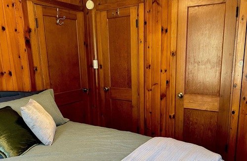 Moravian Falls Cabin | Quaint, historic, comfy LOG CABIN on a stream! Propane fireplace w/cosy fire!