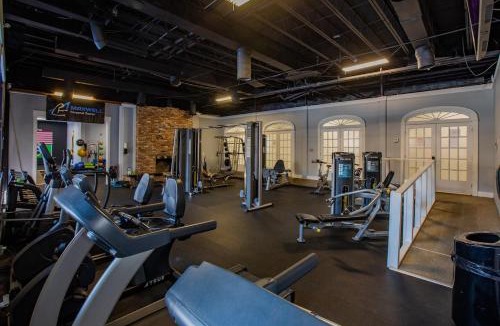 Sheffield Park Apartment | Quaint Mins To Atrium Health CLT Bojangles Stadium