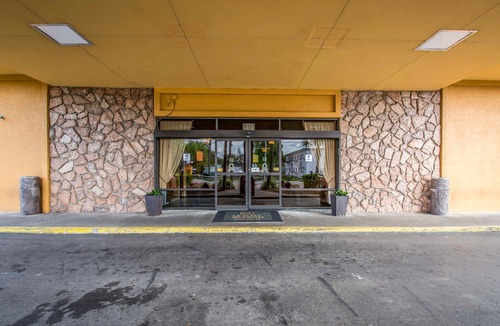 Palatka Hotel | Quality Inn and Suites Riverfront