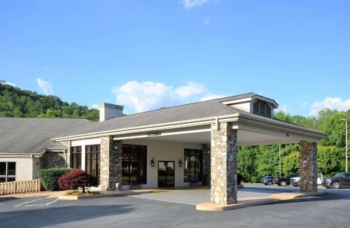 Cherokee Hotel | Quality Inn Cherokee Riverside