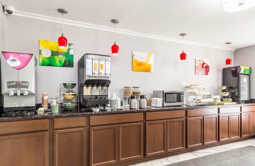 Forest City Hotel | Quality Inn Forest City