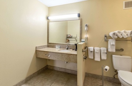 Franklin Hotel | Quality Inn Franklin - Cool Springs Area