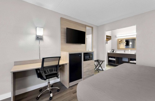 Pennington Bend Hotel | Quality Inn Nashville - Opryland Area