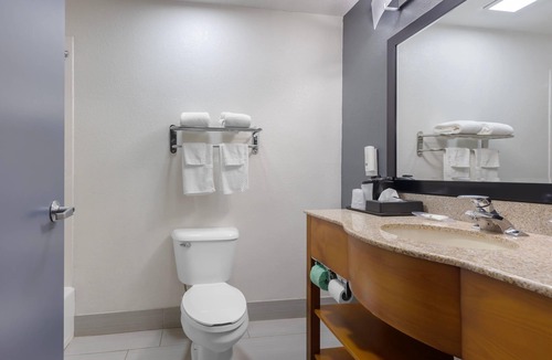 Edgefield Hotel | Quality Inn & Suites Edgefield