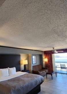 Pensacola Hotel | Quality Inn & Suites Gulf Breeze Bayside near Pensacola Beach