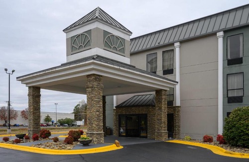 Lexington Hotel | Quality Inn & Suites Lexington South