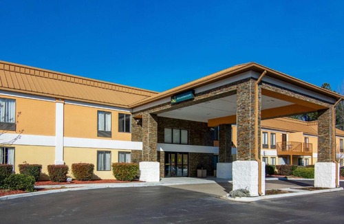 Richburg Hotel | Quality Inn & Suites Richburg I-77