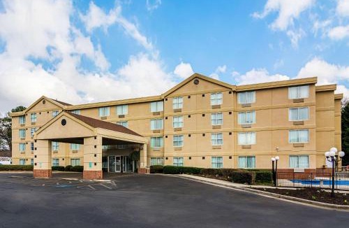 Forest Park Hotel | Quality Suites Atlanta Airport East
