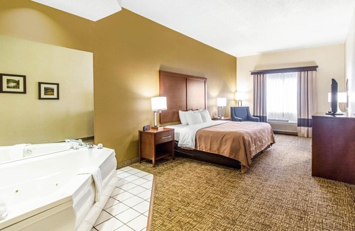 Corbin Hotel | Quality Suites Corbin North