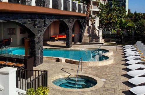 Belle Vista Hotel | Queen/Queen Standard at The Hotel Zamora, Outdoor Pool, Free Parking
