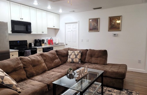 Tallahassee House | Queen room: in a duplex near FSU, shared bath-5