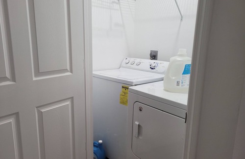 Tallahassee House | Queen room: in a duplex near FSU, shared bath-5
