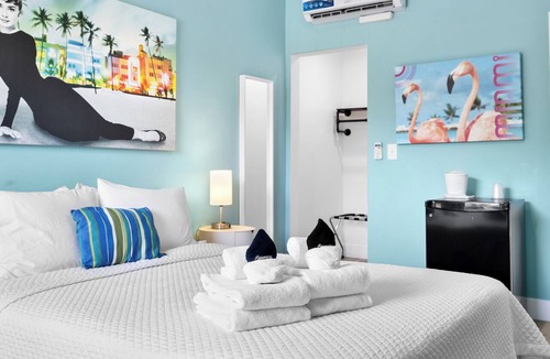 Northeast Miami Hotel | Queen Rooms at Miami's Best Boutique Hotel voted by Miami-Dade Favorites!