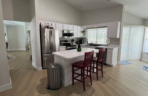 Kings Lake House | QUEENS PARK! Private Pool home in Beautiful Naples!