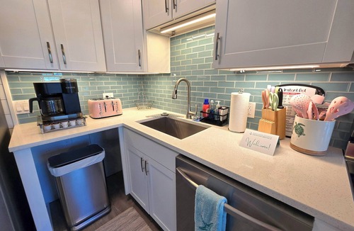 Bradenton Beach Condo | Quickly Booking for Fall! AMI Condo W/Pool, Walk to Beach & Bridge St