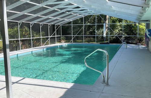 Monticello House | Quiet Country Retreat with a pool!