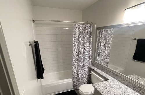 Dunwoody Apartment | Quiet Cozy shared apartment in adorable Dunwoody.