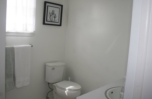 Madison Apartment | Quiet Getaway! Visit Madison Blue Springs State Park or see the Manatee!