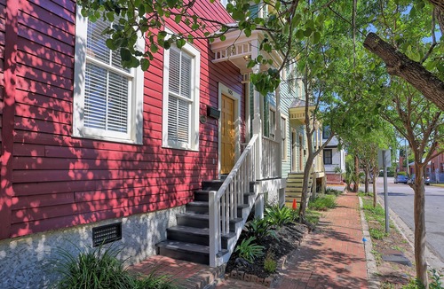 Beach Institute House | Quiet Historic Corner Home Near Downtown