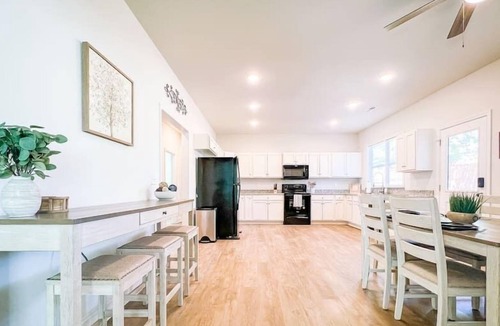 Wilmington House | Quiet Home w/ King Bed Near Golf Course + Beaches