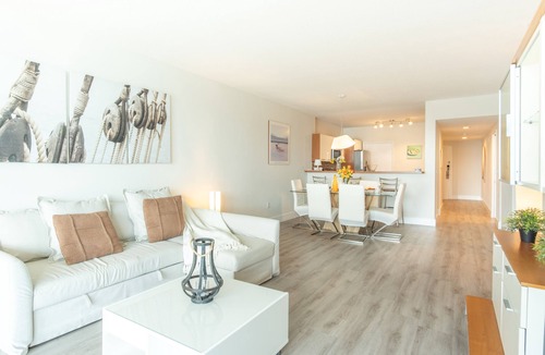 Sunny Isles Beach Condo | Quiet marine condo with breathtaking views of the bay | WIFI + Parking
