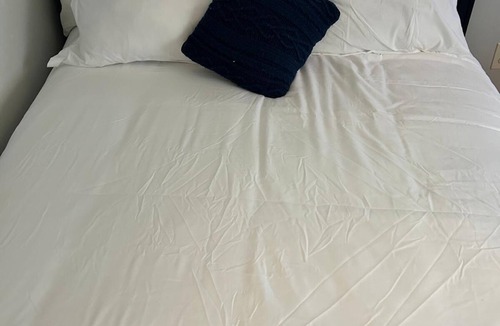 Virginia Beach Cabin | Quiet private room with workspace, free parking & fast Wi-Fi near base & beach