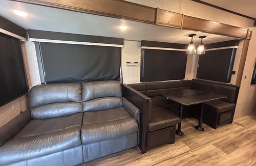Monticello House | Quiet, spacious, family/Pet friendly covered Campsite. 5 min from Conley Bottom.