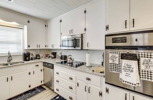 Prattville House | Quiet, Stylish & Convenient Home in Prattville