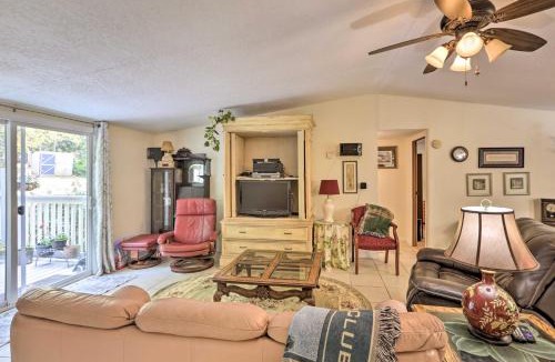 Quincy House | Quincy Home with Deck and Outdoor Patio Furniture