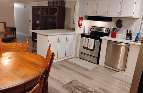 Blountstown House | Quite, restful 3 bedroom 2 bathroom trailer with lots of elbow room.