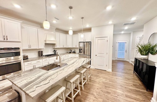 Durham House | Raleigh-Durham-RDU-New-5RM-5TV-7 beds