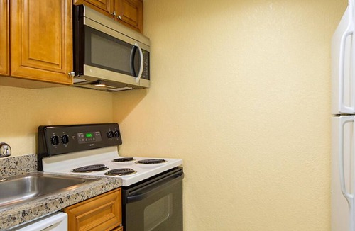 Delray Beach Resort | RARE FIND! Beach Front Resort at Gulf Stream Sleeps 2-4 with pool, hot tub, BBQ